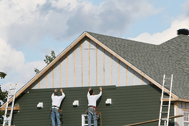 Professional Siding technician working in Sunset, SC